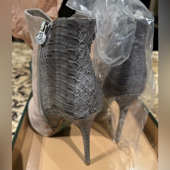 Luxury Green Bottom Chaneli Womens Feather Suede Snakeskin Ankle Boots - Picture 7 of 10